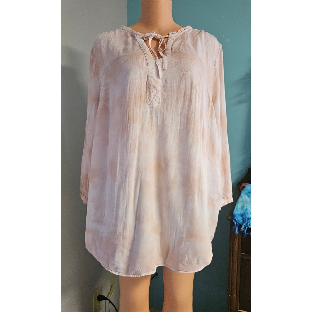 Torrid Tunic Top Womens 2 Pink Tie Dye Rayon Split Neck Boho Long Sleeve Blouse
